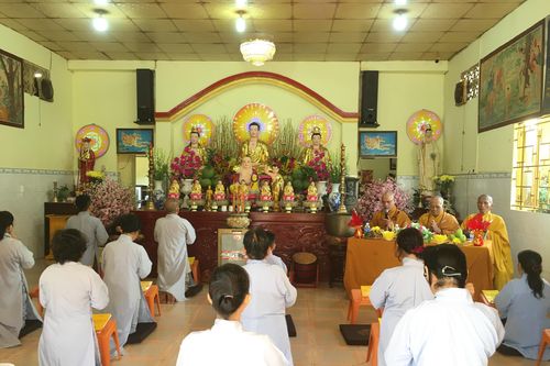 TP.HCM: 30 Phật tử huyện Cần Giờ tham gia khóa tu tại chùa Hải Đức
