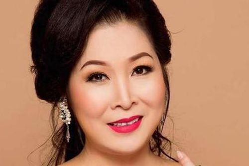 NSND Hồng Vân cổ vũ các gia đình nghệ thuật