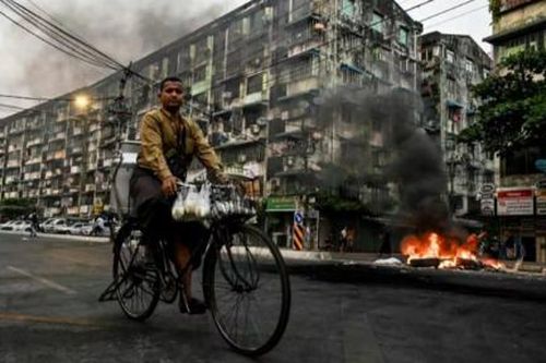 Mỹ lệnh cho các nhân viên ngoại giao 'không chủ chốt' rời khỏi Myanmar