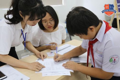 Thu hút hơn 30.000 học sinh tham gia tranh tài English Champion