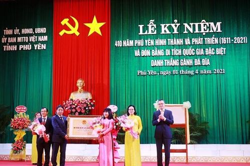 Kỷ niệm 410 năm thành lập, Phú Yên đón Bằng Di tích quốc gia đặc biệt Gành Đá Đĩa