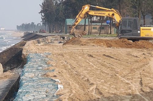 Nghệ An khắc phục sạt lở kè biển Cửa Lò