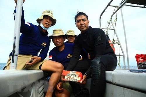 Indonesia: Tìm thấy hộp đen thứ hai của máy bay gặp nạn