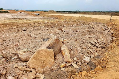 Thừa Thiên Huế: Xây khu tái định cư hàng chục tỷ, san nền bằng rễ cây, đá tảng