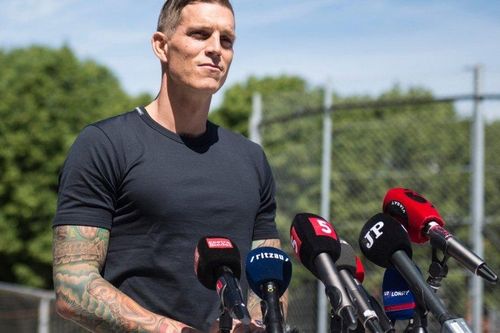 Cựu sao Liverpool Daniel Agger bắt đầu sự nghiệp cầm quân