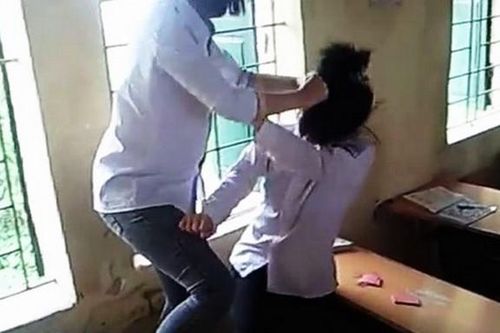 Nữ sinh đánh nhau, ngành giáo dục Cà Mau xử lý thế nào?