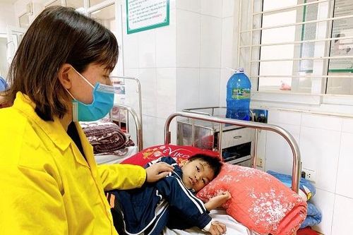 Bé 8 tuổi hôn mê, ngừng thở do đuối nước
