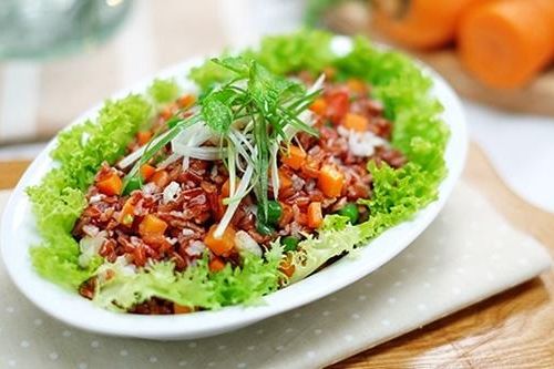Cách làm salad gạo lứt giúp giảm cân hiệu quả
