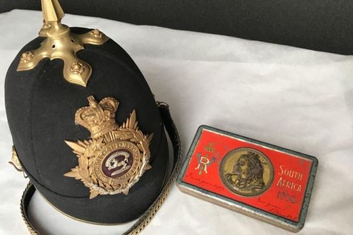 Tìm thấy hộp socola 121 năm tuổi của Nữ hoàng Victoria