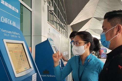 Thêm một sân bay triển khai dịch vụ khách tự làm thủ tục lên máy bay