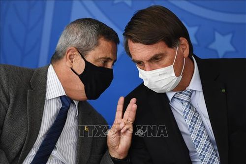 Thấy gì từ động thái thay thế loạt chỉ huy quân đội của Tổng thống Brazil?