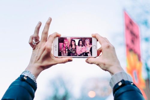 YouTube đang tìm cách giúp các YouTuber, nhóm nhạc nổi tiếng chống lại 'bão Dislike'?