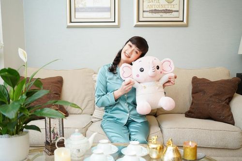 'Táo y tế' Vân Dung bị gọi tên khi VTV24 đưa tin một nữ nghệ sĩ quảng cáo sai sự thật