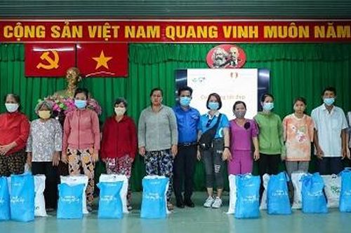 Chăm lo cho người dân, trẻ em ngoại thành