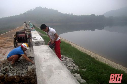 Khẩn trương khắc phục sai sót trong thi công nâng cấp, sửa chữa bảo đảm an toàn hồ Đá Bàn