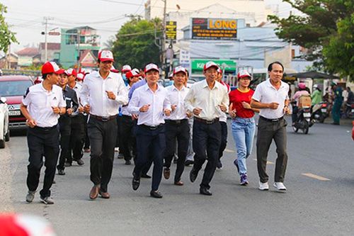Hơn 1.000 người tham gia chạy hưởng ứng