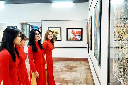 Triển lãm 62 tác phẩm mỹ thuật