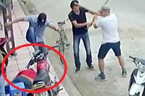 Điều tra nhóm đối tượng truy sát người dân giữa ban ngày