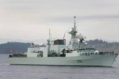 Tàu chiến Canada đi qua Biển Đông