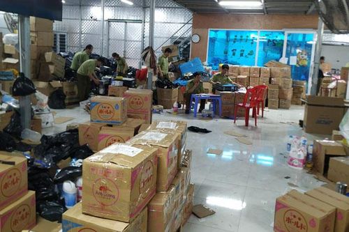 Triệt phá kho hàng giả, hàng nhái bán 1.000 đơn/ngày