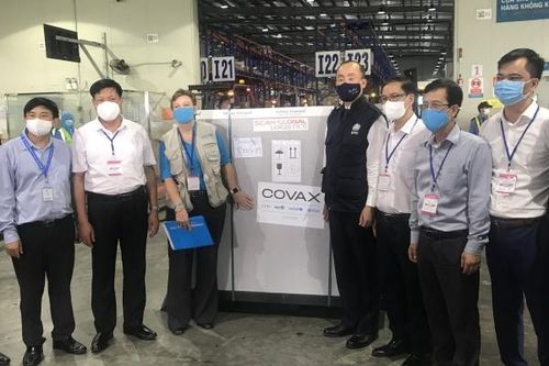 811.200 liều vắc xin phòng COVID-19 của COVAX đã về đến Việt Nam
