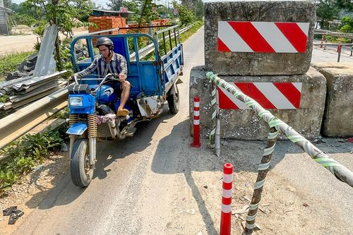 Bẫy chết người vì tường bê tông rào chắn cầu 280 tỷ