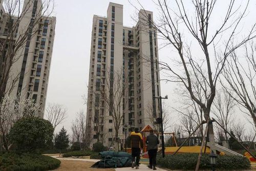 Dành dụm tiền mua nhà thành phố, dân Trung Quốc trắng tay