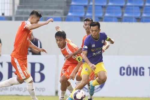 HLV trưởng Lê Huỳnh Đức: 'Văn Quyết đạp đối thủ là do thể lực đi xuống'