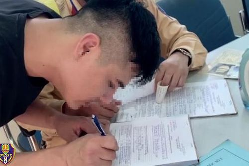Phạt 17 triệu đồng, tước giấy phép lái xe tài xế đi ngược chiều trên cao tốc