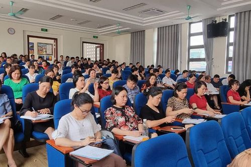 Lào Cai: Nâng 'chất' CBQL, GV dạy lớp 1 qua sinh hoạt chuyên môn