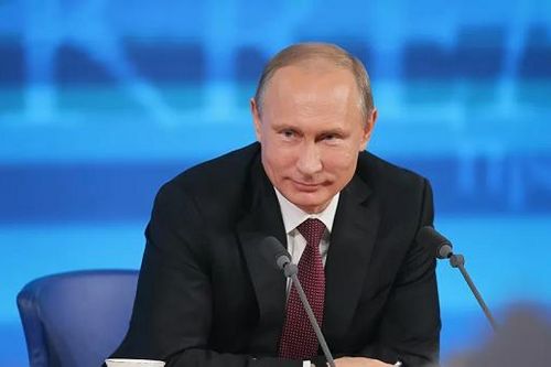 Điện Kremlin nói về tác dụng phụ sau khi tiêm vắc xin Covid-19 của TT Putin