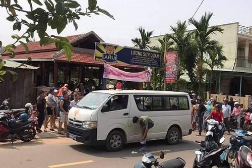 Khởi tố kẻ đâm chết đầu bếp, chém vợ cũ rồi tự sát