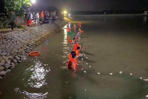 Giăng lưới tìm nam sinh Hà Tĩnh đuối nước dưới hồ điều hòa