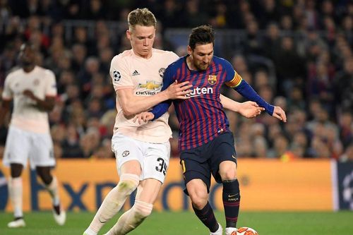 Tiền vệ M.U vật vã săn áo đấu của Messi