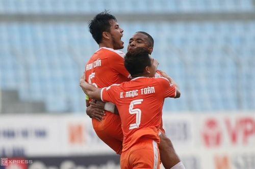 CLB Hà Nội nhận 'chén đắng' trên sân Hòa Xuân