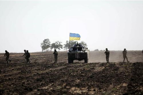 Mỹ cam kết không để Ukraine 'một mình' khi có xung đột với Nga tại Donbass