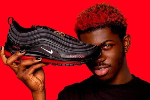 Đôi giày 'ma quỷ' chứa máu người bị cấm sau khi Nike đâm đơn kiện