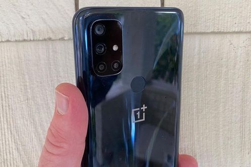 Smartphone 5G, RAM 6 GB, sạc 30W, 4 camera sau giảm giá 2 triệu đồng tại Việt Nam