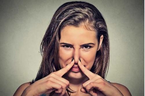 Mùi cơ thể tiết lộ điều gì về sức khỏe của bạn?