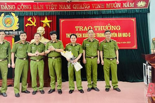 Trao thưởng cho Ban chuyên án 663 - S của Công an TP Thanh Hóa
