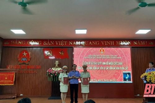 Trao quyết định bổ nhiệm Kiểm tra viên chính, Kiểm sát viên sơ cấp và trung cấp