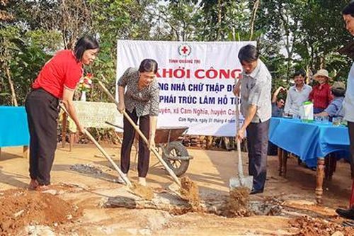 Hỗ trợ xây dựng 20 nhà Chữ thập đỏ cho gia đình khó khăn