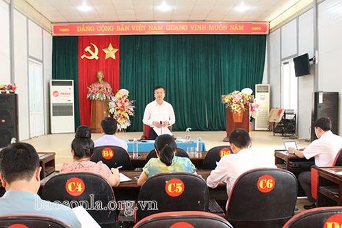 Đồng chí Chủ tịch UBND Thành phố đối thoại với người dân
