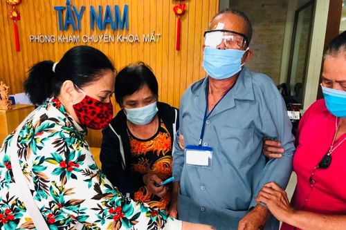 Tài trợ phẫu thuật mắt cho 120 bệnh nhân nghèo