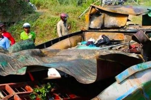 Nổ bình gas trên phà, 3 người thương vong