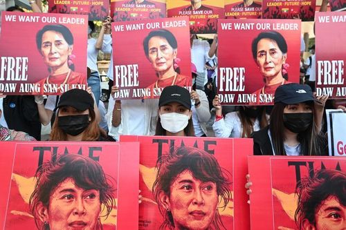 Bà Suu Kyi bị cáo buộc thêm tội danh mới