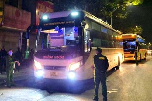 Địa phương cùng xử lý xe ''dù'', bến ''cóc''