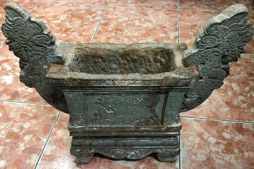 Tìm được lư hương cổ bằng đá ở chùa Long Vân