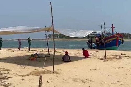 Tìm thấy thi thể ngư dân Quảng Bình mất tích trên biển