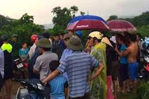 Phát hiện thi thể người đàn ông trong rừng với nhiều vết đâm ở bụng, cổ